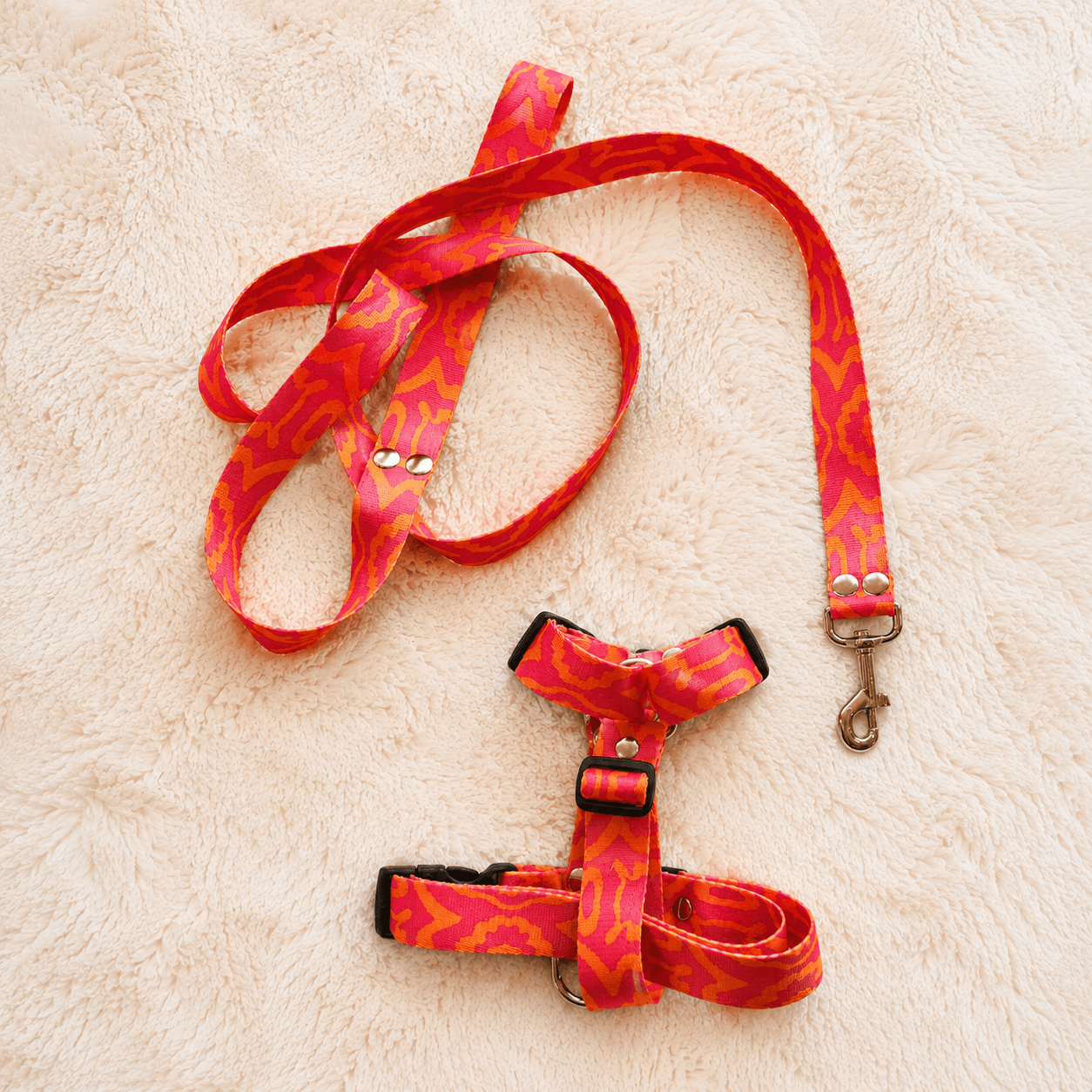 correa y pretal h perro diseño silueta roja naranja